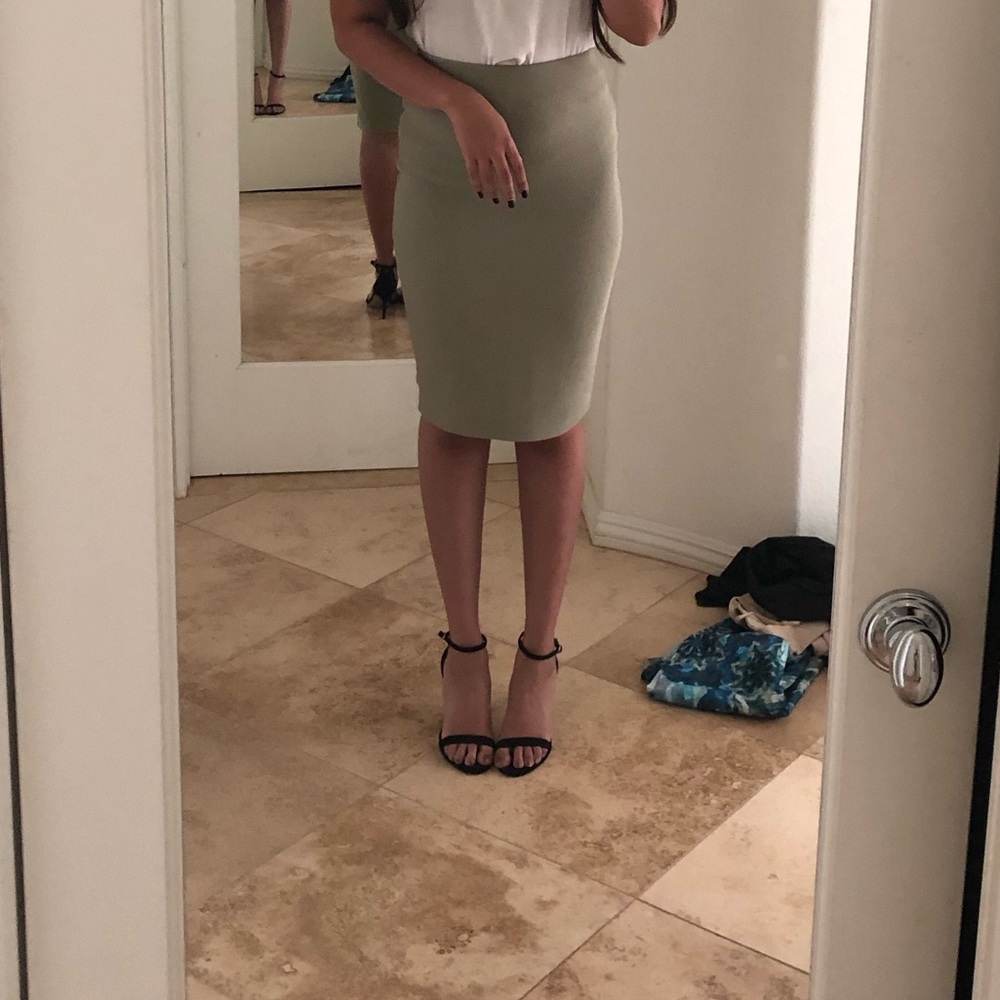 Light green pencil skirt